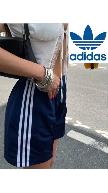 아디다스 네이비 숏 팬츠 3라인