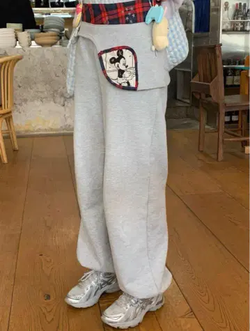 미키 그레이 스웨트 팬츠