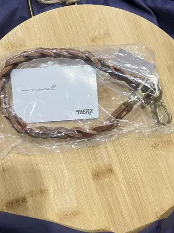 HERZ 온라인 샵 기간 한정 상품 삼중 핸드 스트랩 초코