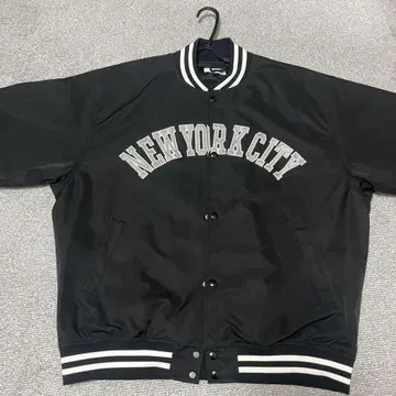 블랙 바시티 자켓 NEW YORK CITY 자수