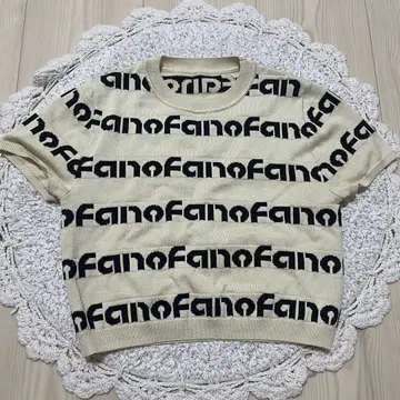 Fano Studios 크롭 로고 니트 티셔츠