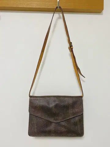 ETRO 브라운 가죽 숄더백 페이즐리 얇은 타입 PC 태블릿