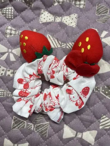 헬로키티 스크런치 딸기