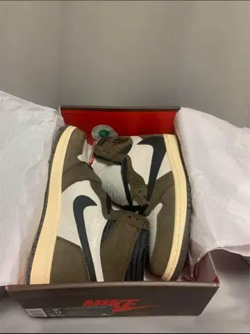 TRAVIS SCOTT x AIR JORDAN 1 RETRO HI OG