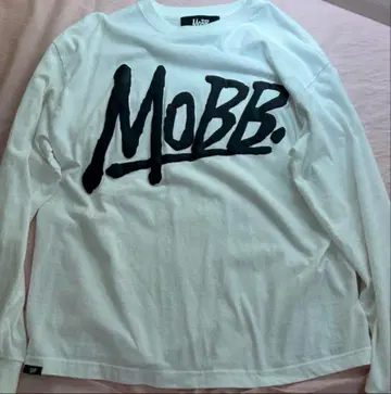 MOBB. 화이트 긴팔 티셔츠