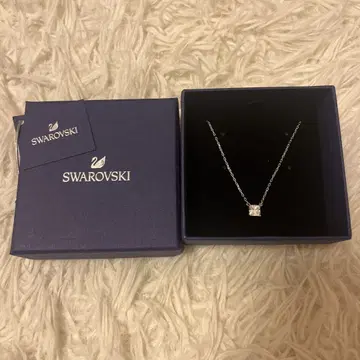 SWAROVSKI 스퀘어 컷 목걸이