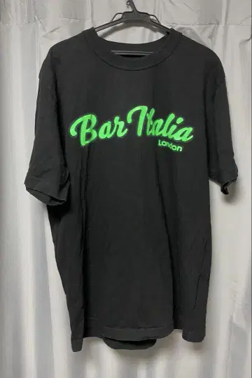 사카이 Bar Italia 티셔츠 블랙
