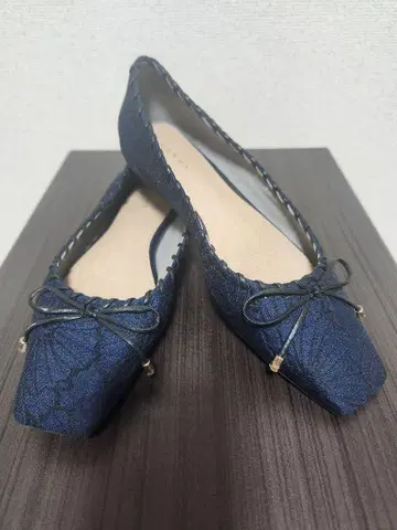 RANDA 꽃무늬 네이비 플랫슈즈 22.5cm
