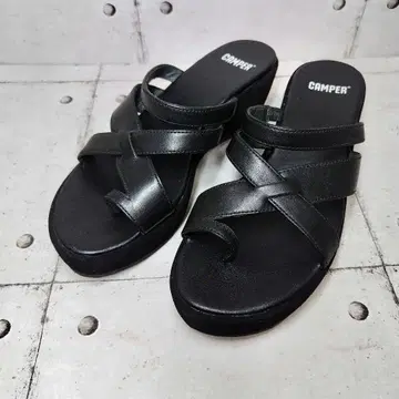 캠퍼 CAMPER 가죽 샌들 플립플랍 엄지손가락 반지 블랙
