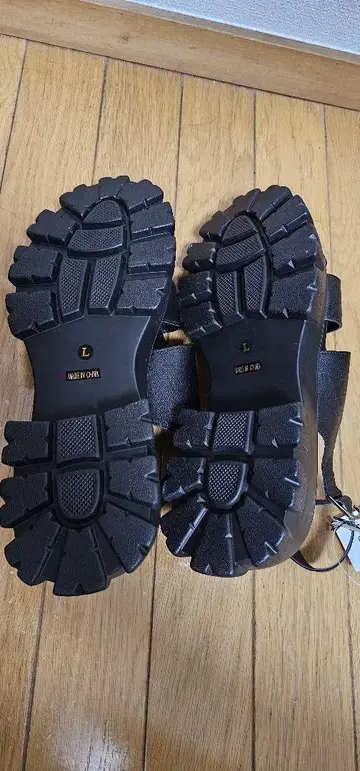 블랙 스포츠 샌들 통굽