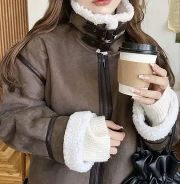 무스탕 원단 아우터 브라운
