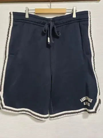 A&F 네이비 숏 팬츠