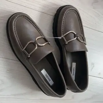 새상품 Snidel 비트 스트랩 로퍼 22.5cm/브라운