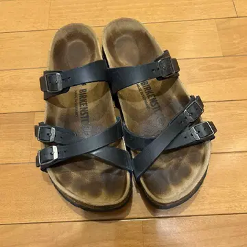 BIRKENSTOCK 블랙 샌들 38 사이즈