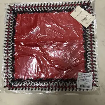 LAURA ASHLEY 빨간색 레이스 엣지 손수건