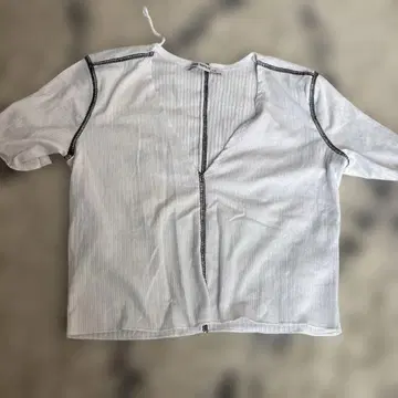 ZARA TRAFALUC 자라 여성용 반팔 티셔츠 S 사이즈 화이트