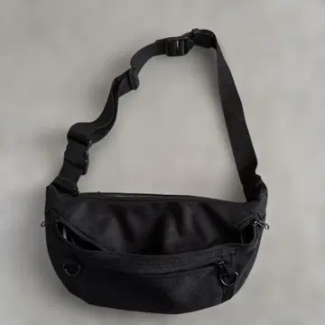 블랙 바디 백