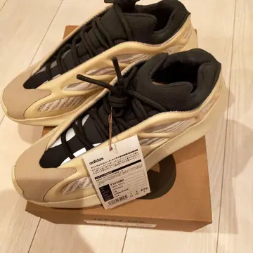 이지 부스트 700 v3 27.5cm