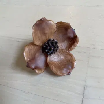 하나미즈키 핑 브로치
