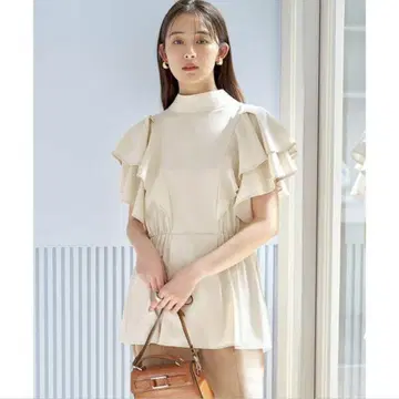 펄 버튼 플레어 슬리브 브라우 플레어 슬리브 & 랩 타이트 스커트