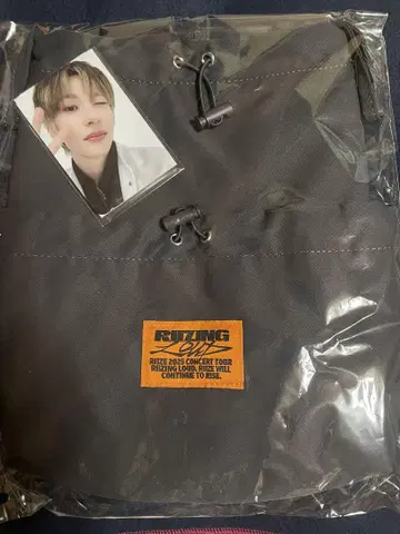 RIIZE 크로스 백 앤톤 트레이딩 카드 포함