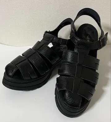 Monet 모네 블랙 컬러 통굽 스트랩 샌들 24cm EEEE