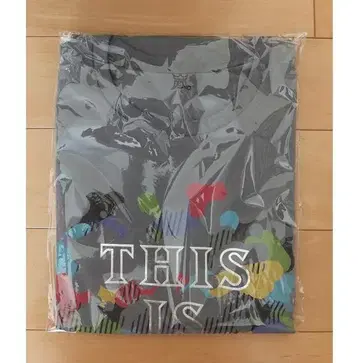 This is 아라시 티셔츠 그레이
