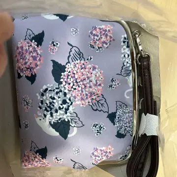 꽃무늬 디자인 핸드백 보라색