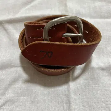45rpm 레드 가죽 벨트 심플한 디자인