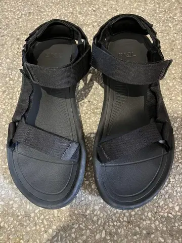 Teva 블랙 스포츠 샌들
