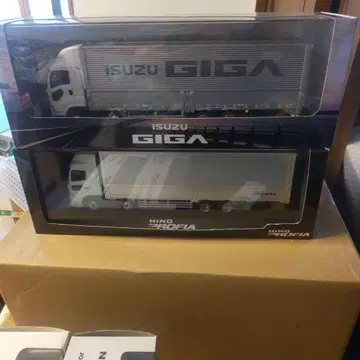 ISUZU GIGA & HINO PROFIA 미니카 2대 세트