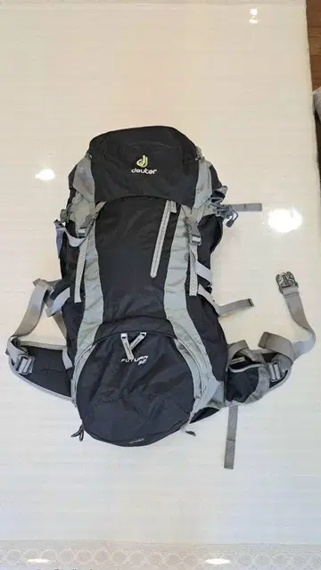 Deuter futura 32 백팩 블랙/그레이