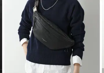 거의 미사용 GIANNI CHIARINI 바디백 MP10457