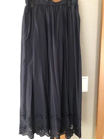 택 포함 새상품 카구레 스캘럽 자수 개더 스커트 블랙