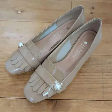 다이애나 에나멜 펌프스 베이지 23.5cm