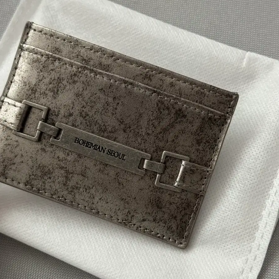 【BOHEMIAN SEOUL】LEATHER STRAP CARD HOLDER BOHEMIAN SEOUL | 보헤미안서울 Bohemian Seoul Kard Wallet on