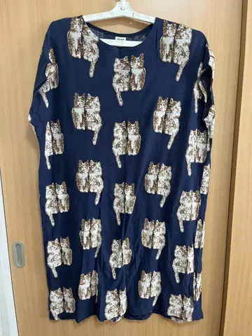 고양이 프린트 반팔 무릎 기장 원피스