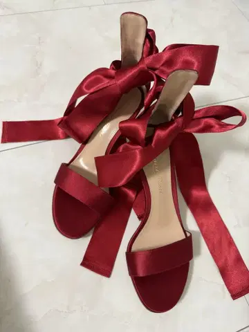 미사용 새상품 쟝비토로시 새틴 리본 샌들 빨간색 21.5 34