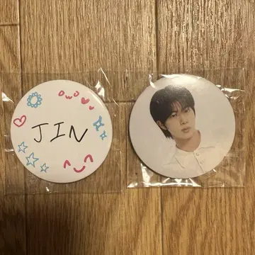 BTS JIN 진 runseokjin 캡슐 토이 캔뱃지 2개 세트