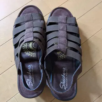 Skechers 메모리 폼 샌들 브라운
