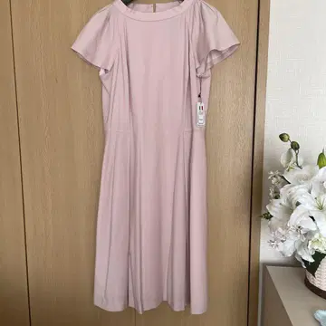 옅은 핑크 반팔 턱 원피스
