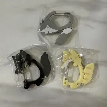 꼬리를 흔들며 냥코 카라비너 검은색, 갈색, 회색