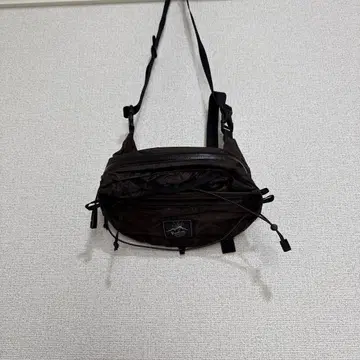 로우로우 마운틴 웍스 너트 팩 브라운