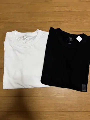 GAP 헤비 웨이트 크롭 티셔츠 블랙 화이트 S 짧은 길이