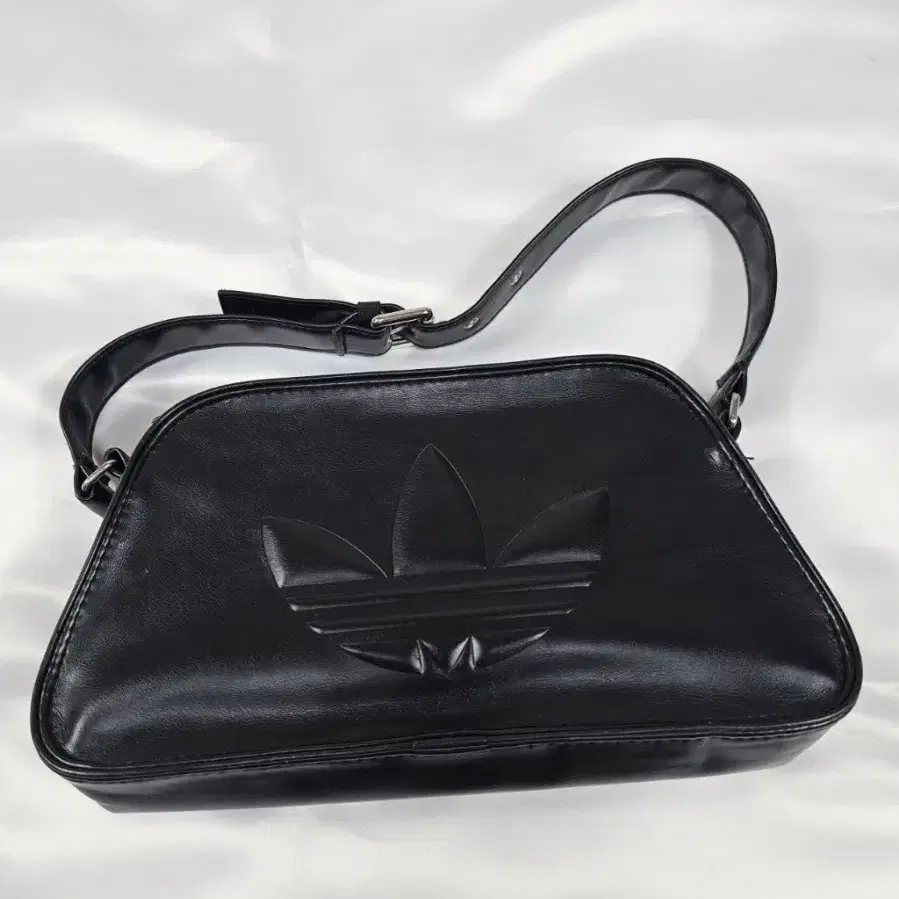 ADIDAS | 아디다스 New Product) Adidas Puppy Satin Mini