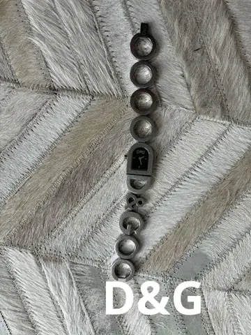 D&G 실버 팔찌 시계