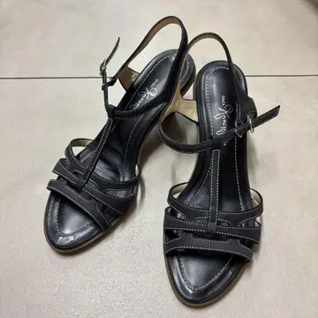 긴자 카네마츠 GINZA Kanematsu 블랙 힐 샌들