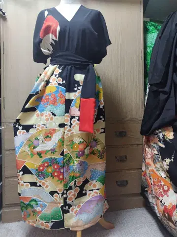 후리소데 실크 리메이크 원피스입니다.