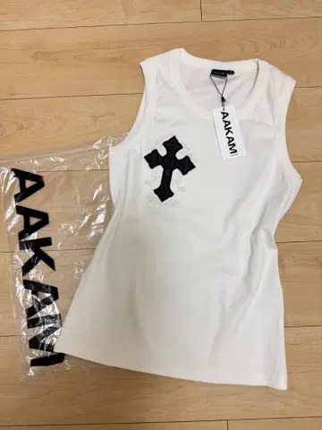 AAKAM 십자가 탱크탑