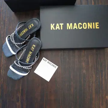 KAT MACONIE 캣 마코니 블랙/화이트 35